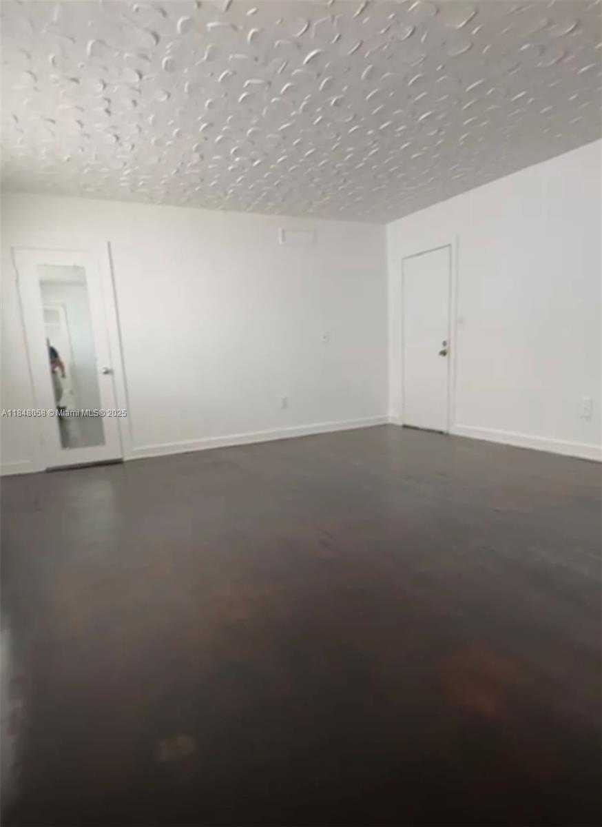 Small Image of 1611 PENNSYLVANIA #12A, Miami Beach Number 4