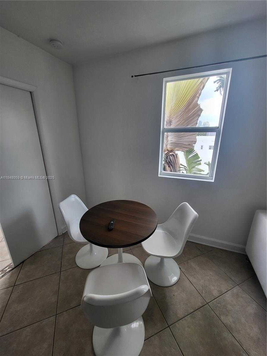 Small Image of 1008 JEFFERSON AVE #303, Miami Beach Number 2