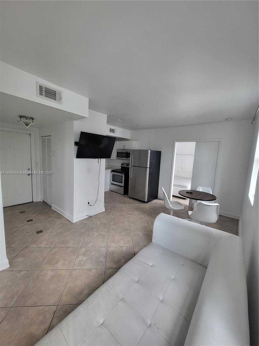 Small Image of 1008 JEFFERSON AVE #303, Miami Beach Number 3