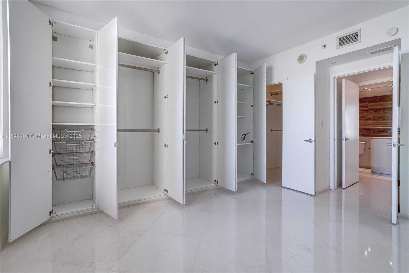 Small Image of 325 SOUTH BISCAYNE BLVD #2418, Miami Number 15