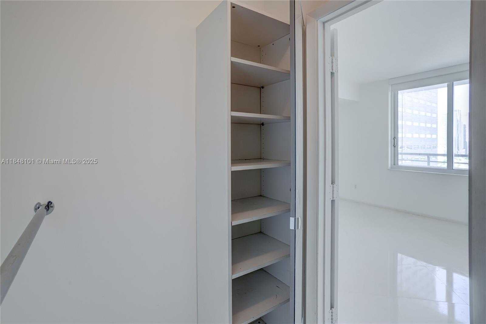 Small Image of 325 SOUTH BISCAYNE BLVD #2418, Miami Number 17
