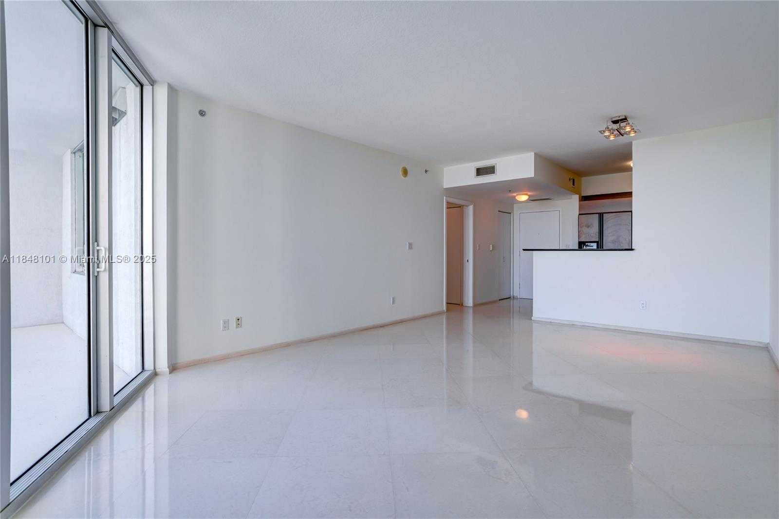 Small Image of 325 SOUTH BISCAYNE BLVD #2418, Miami Number 6