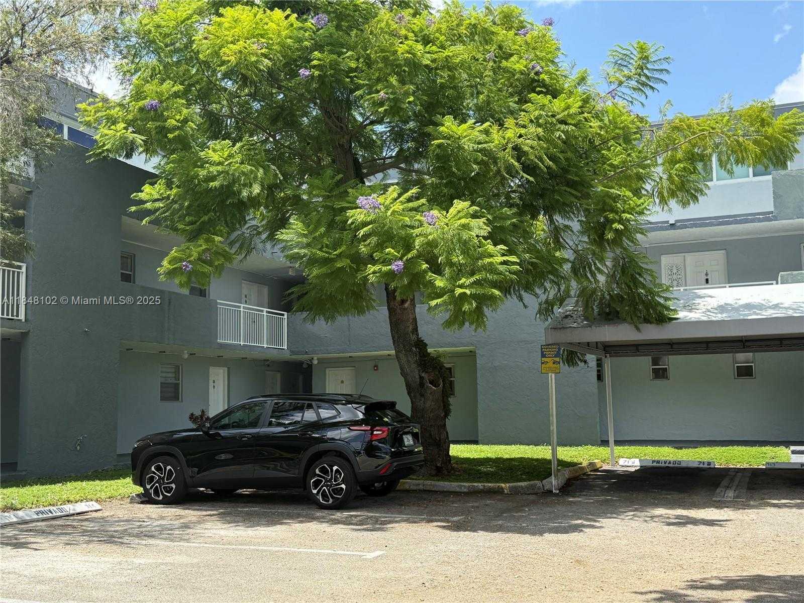 Small Image of 9371 FONTAINEBLEAU BLVD #I208, Miami Number 15