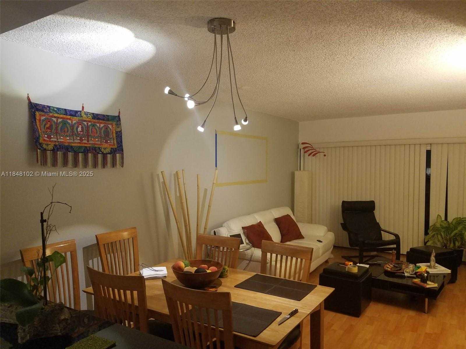Small Image of 9371 FONTAINEBLEAU BLVD #I208, Miami Number 5