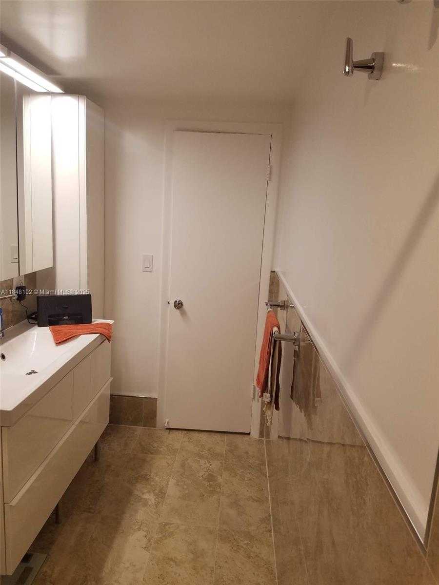 Small Image of 9371 FONTAINEBLEAU BLVD #I208, Miami Number 7