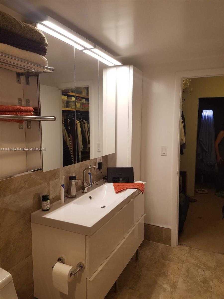 Small Image of 9371 FONTAINEBLEAU BLVD #I208, Miami Number 9