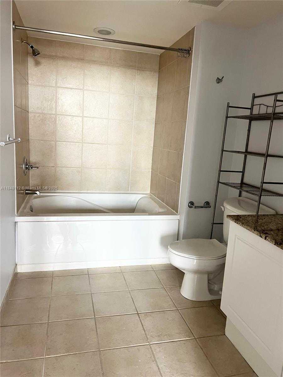 Small Image of 19501 WEST COUNTRY CLUB DR #712, Aventura Number 20