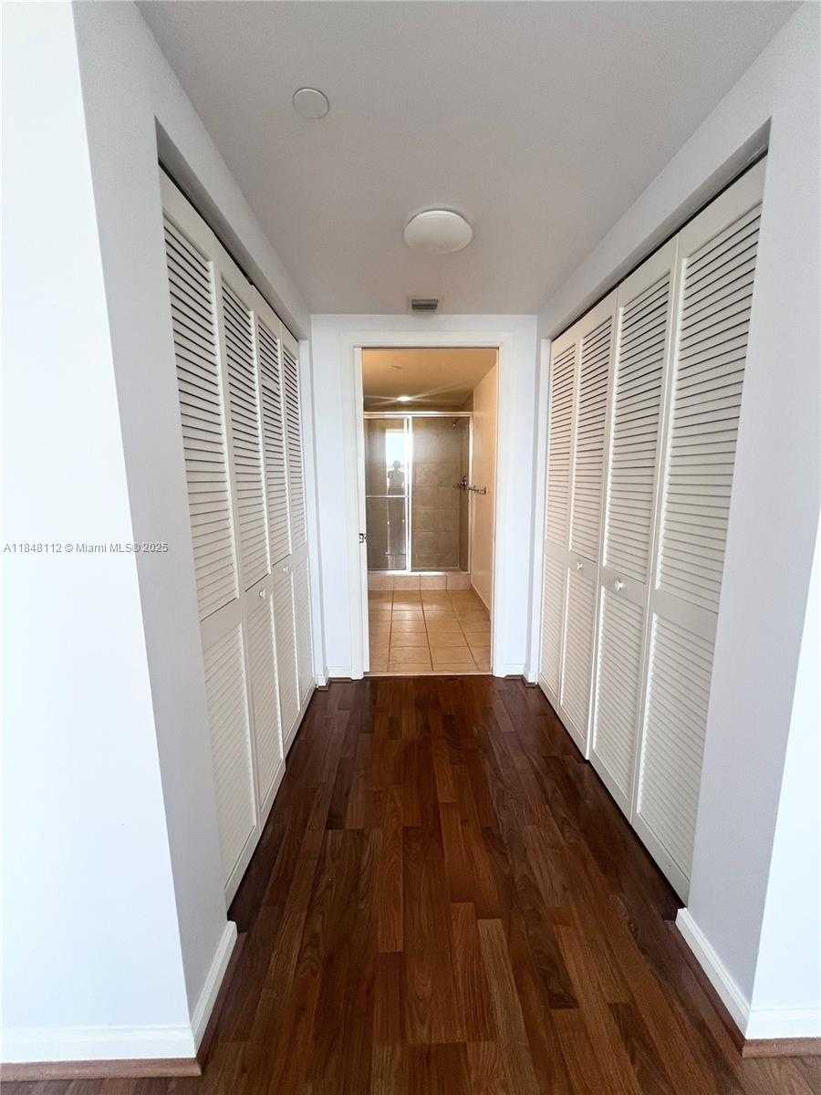 Small Image of 19501 WEST COUNTRY CLUB DR #712, Aventura Number 25