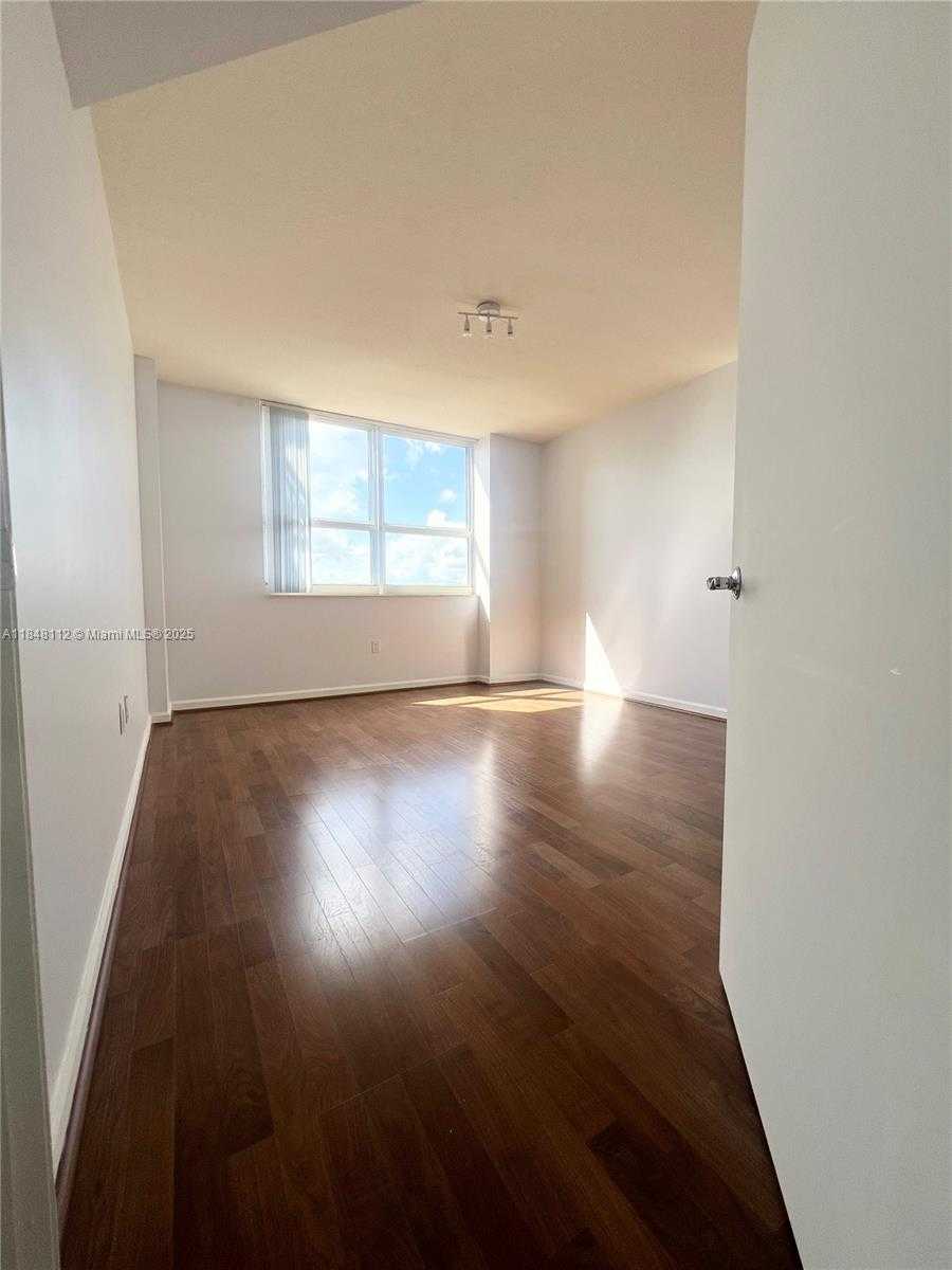 Small Image of 19501 WEST COUNTRY CLUB DR #712, Aventura Number 28