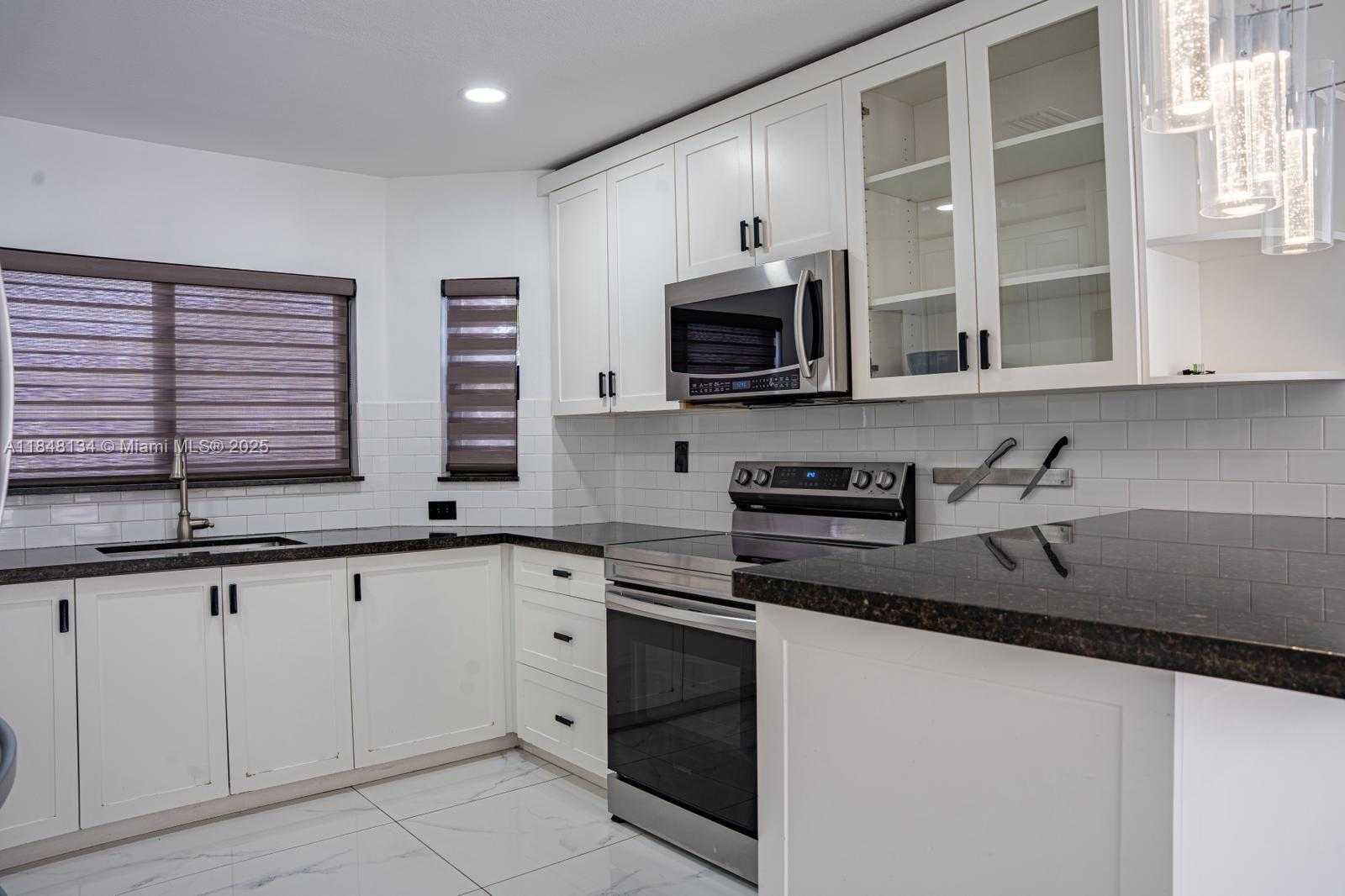 Small Image of 16710 SOUTH WEST 140TH, Miami Number 11
