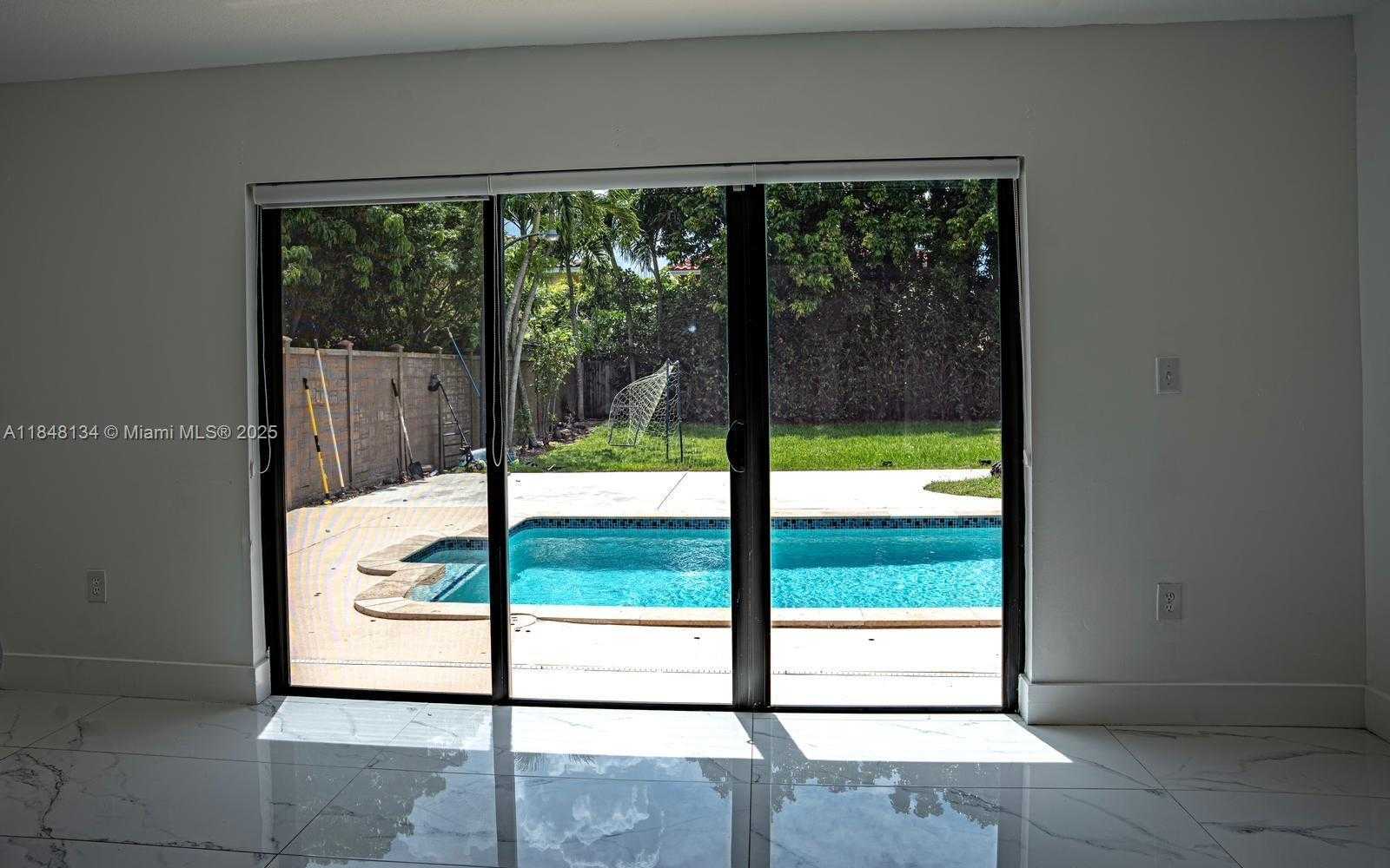 Small Image of 16710 SOUTH WEST 140TH, Miami Number 14