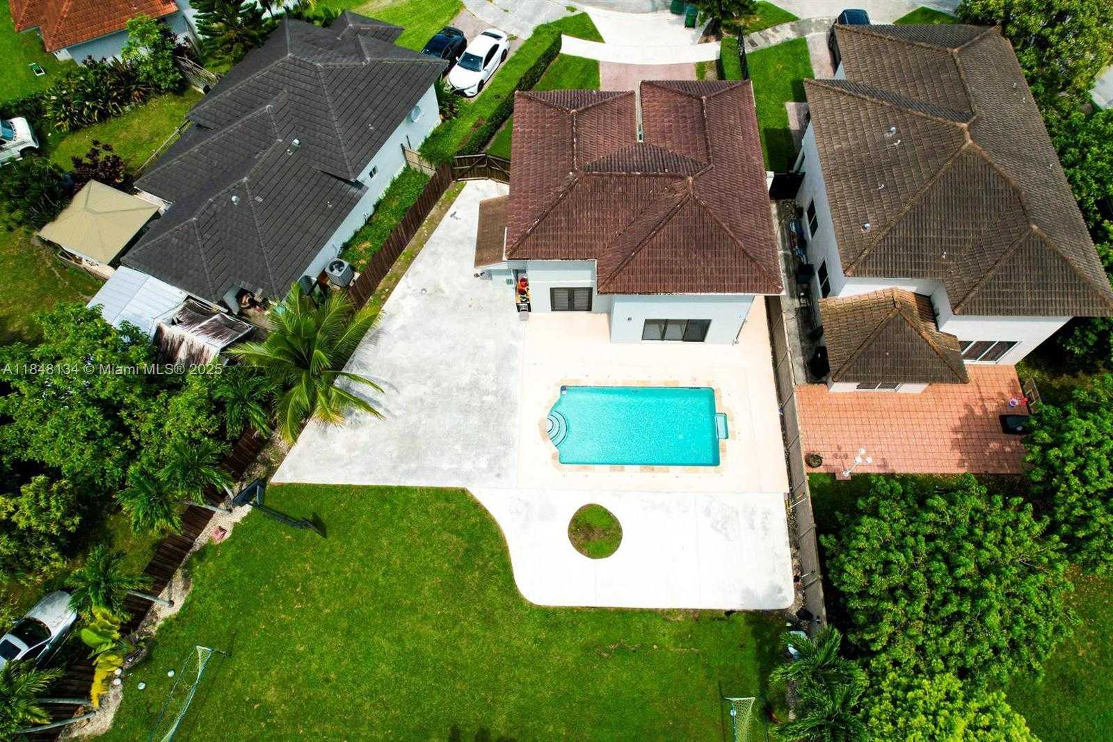 Small Image of 16710 SOUTH WEST 140TH, Miami Number 2