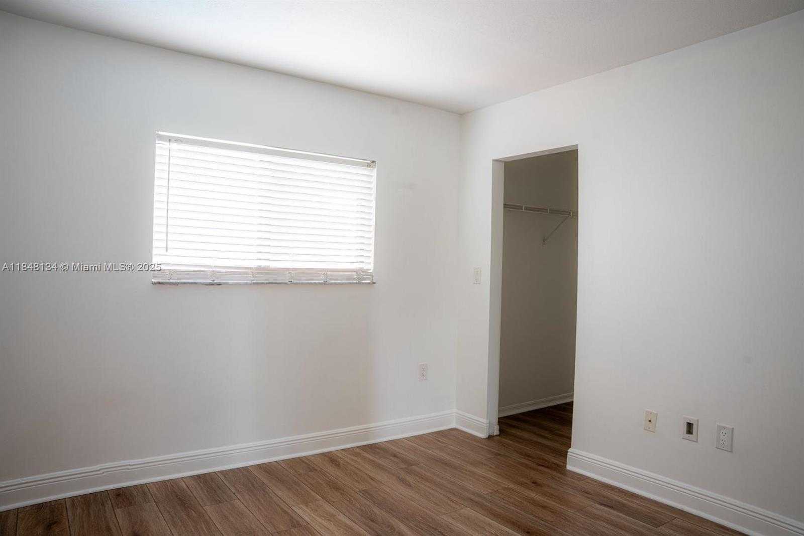 Small Image of 16710 SOUTH WEST 140TH, Miami Number 24