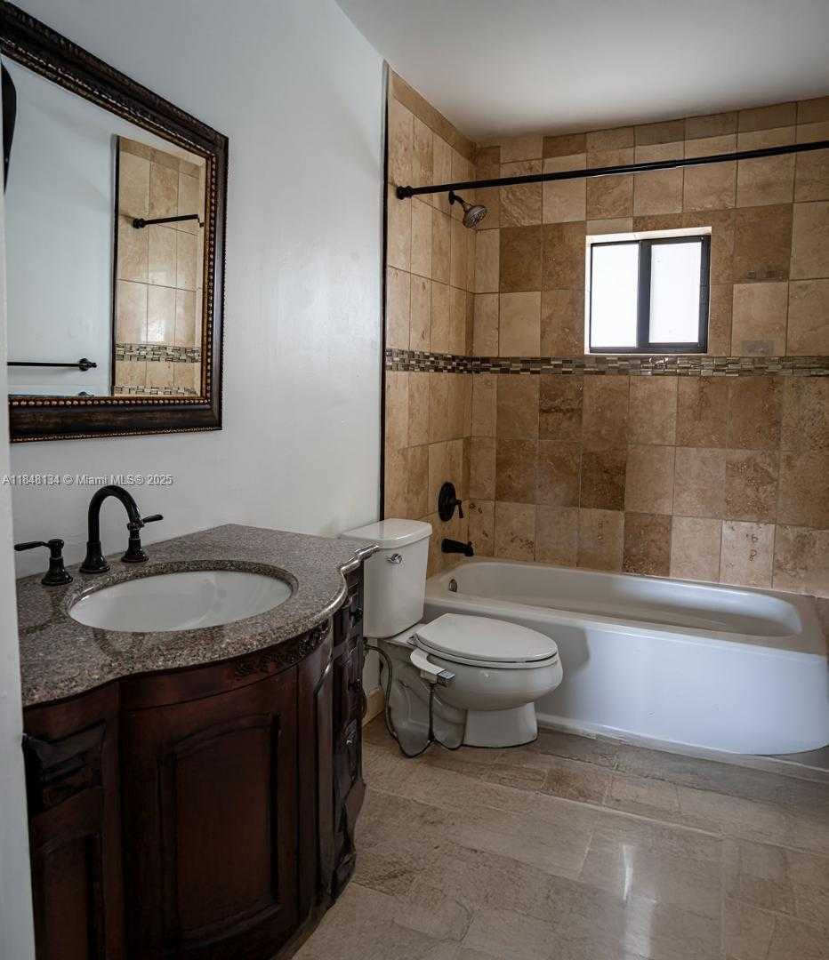 Small Image of 16710 SOUTH WEST 140TH, Miami Number 25