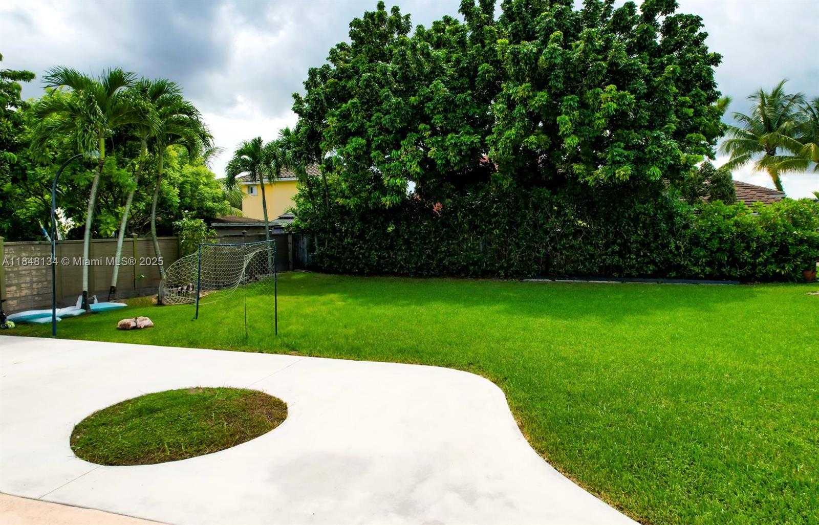 Small Image of 16710 SOUTH WEST 140TH, Miami Number 8