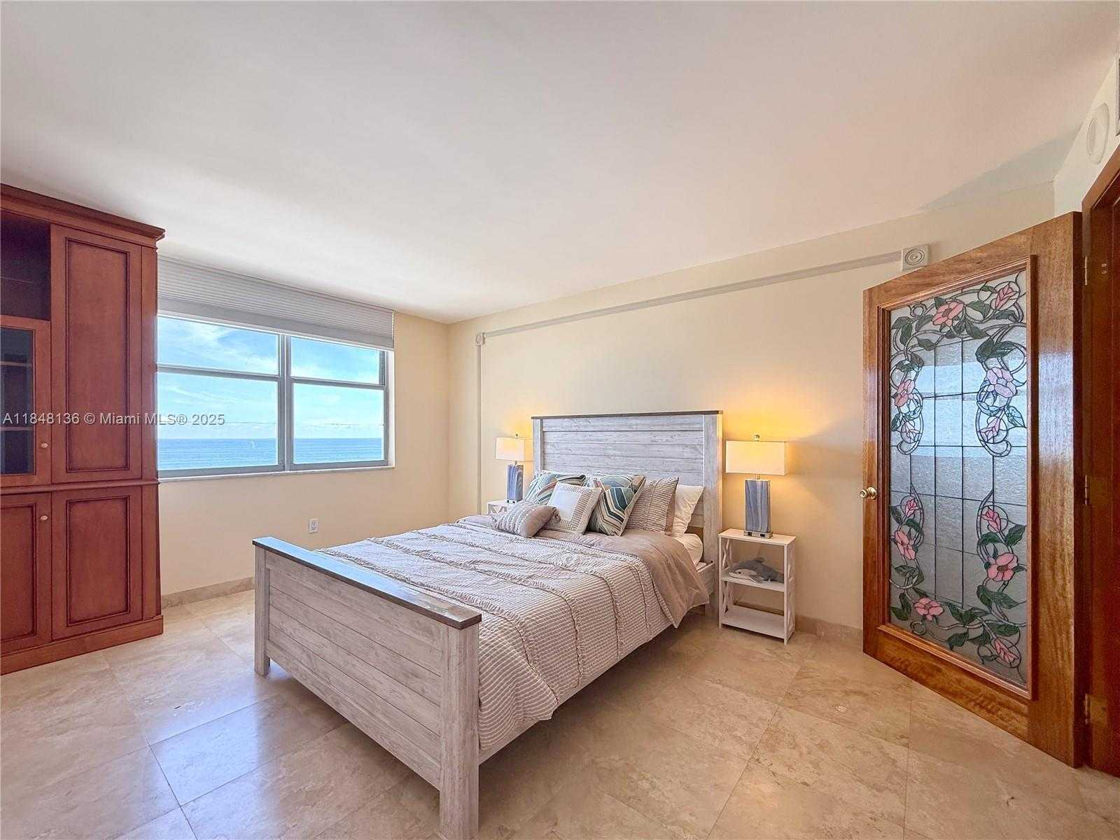 Small Image of 5701 COLLINS AVE #1710, Miami Beach Number 10