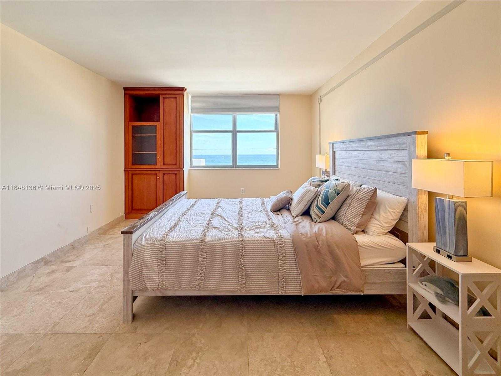 Small Image of 5701 COLLINS AVE #1710, Miami Beach Number 12