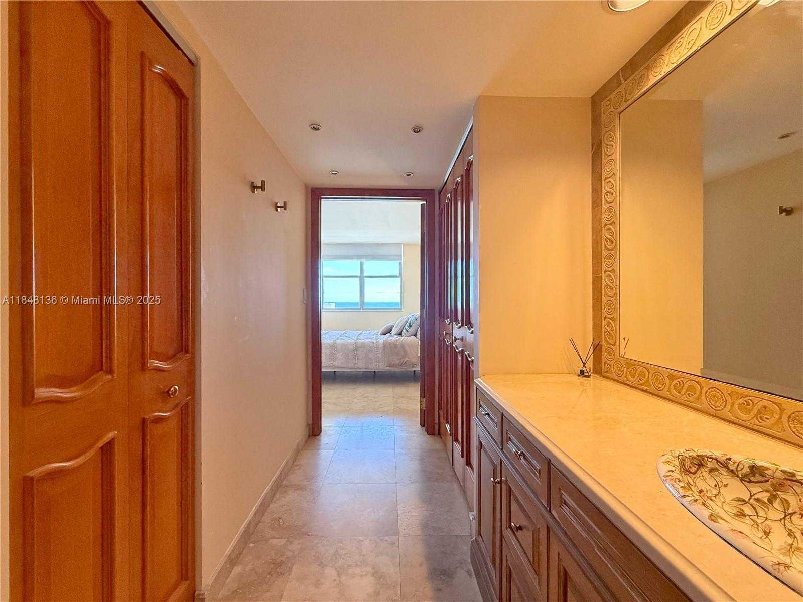Small Image of 5701 COLLINS AVE #1710, Miami Beach Number 13