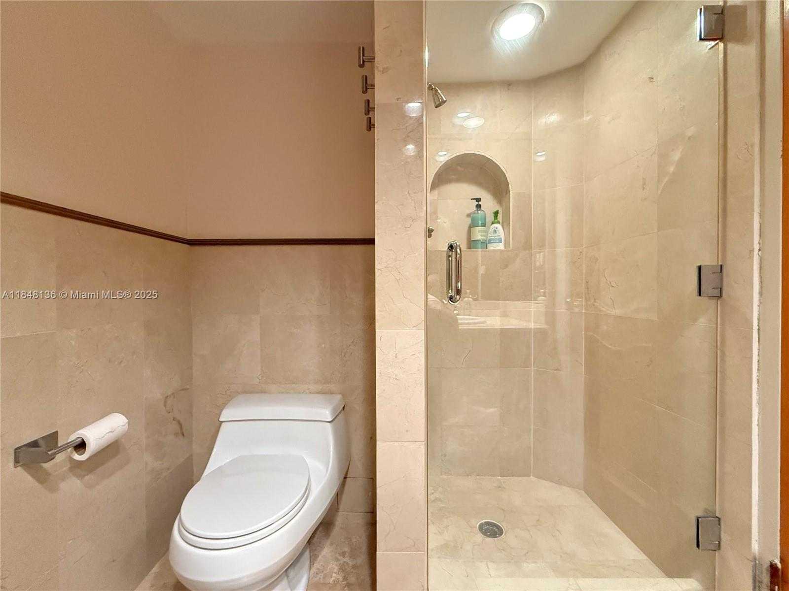 Small Image of 5701 COLLINS AVE #1710, Miami Beach Number 15