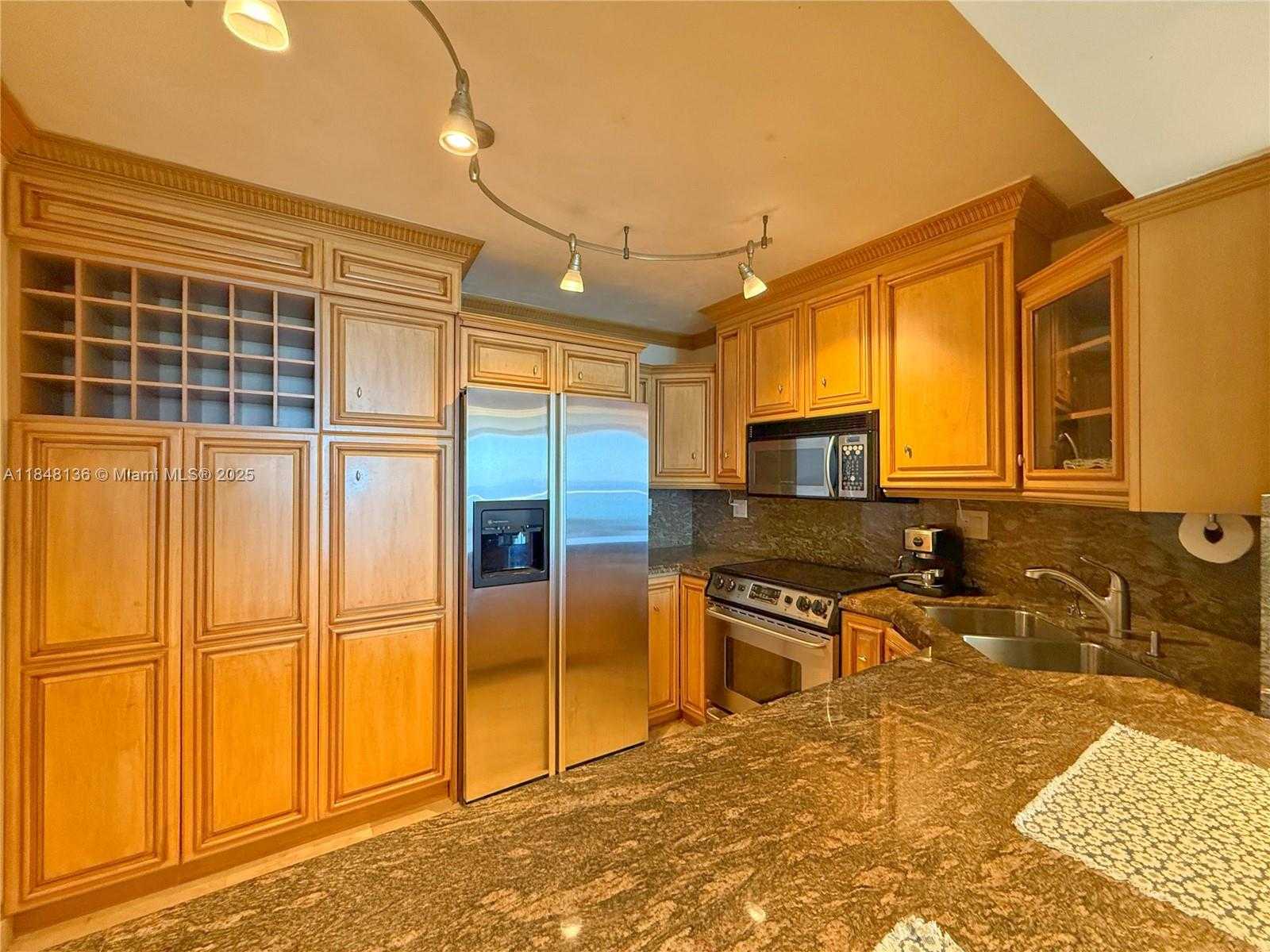 Small Image of 5701 COLLINS AVE #1710, Miami Beach Number 8