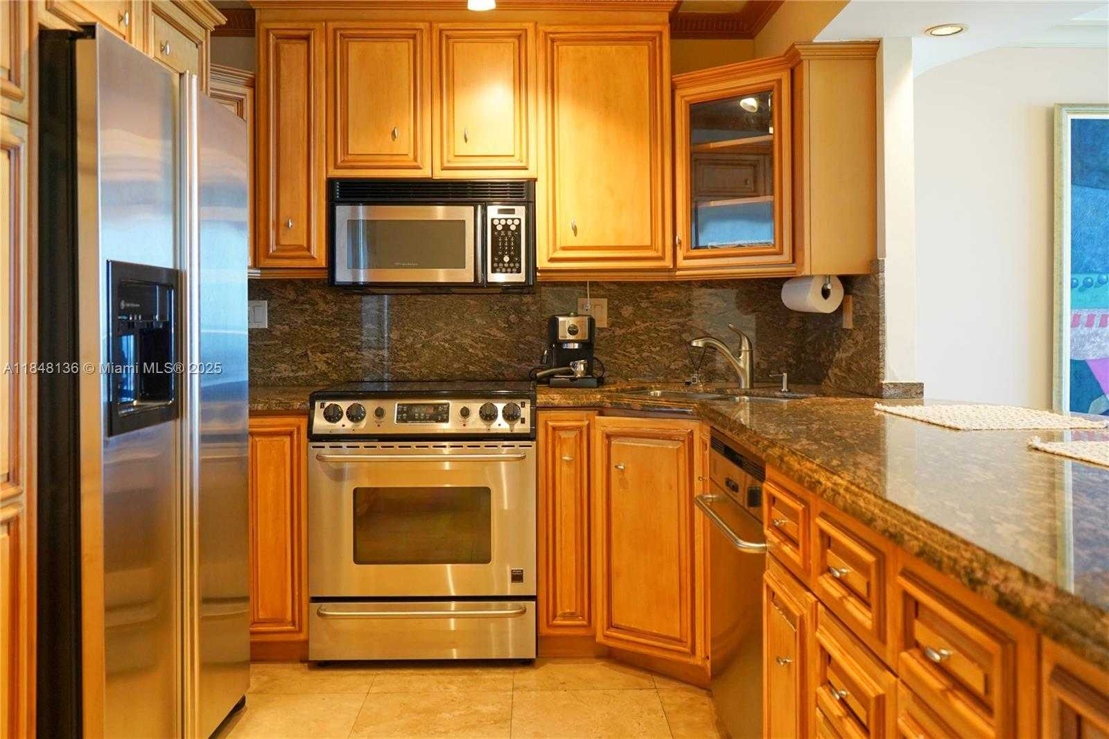 Small Image of 5701 COLLINS AVE #1710, Miami Beach Number 9