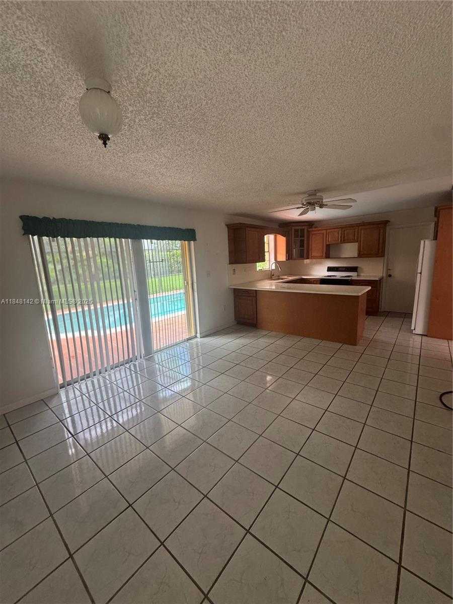 Small Image of 9824 SOUTH WEST 123RD TER, Miami Number 11