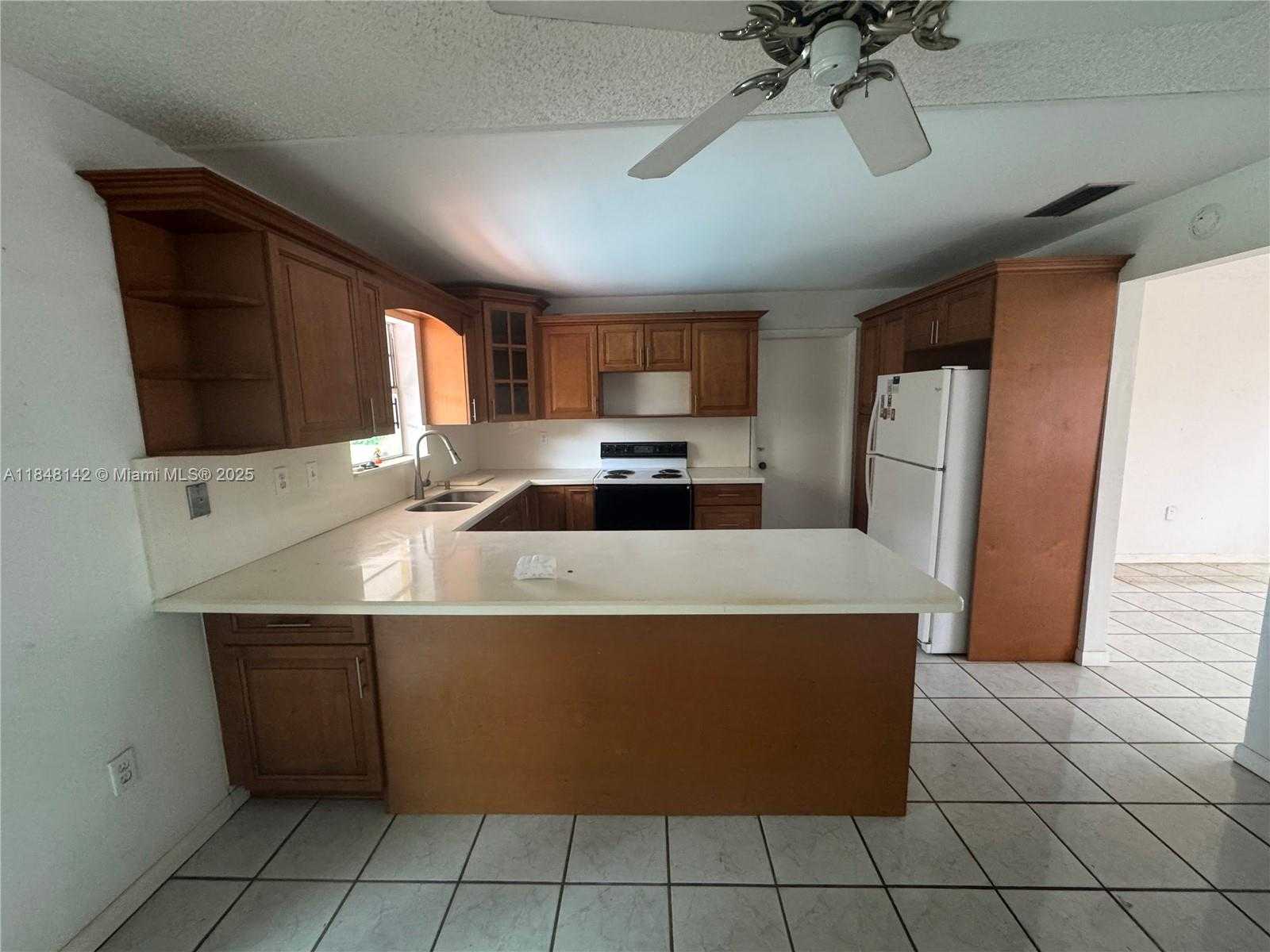 Small Image of 9824 SOUTH WEST 123RD TER, Miami Number 12