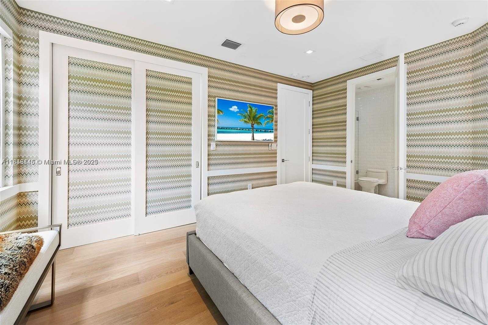 Small Image of 4301 POST AVE, Miami Beach Number 11
