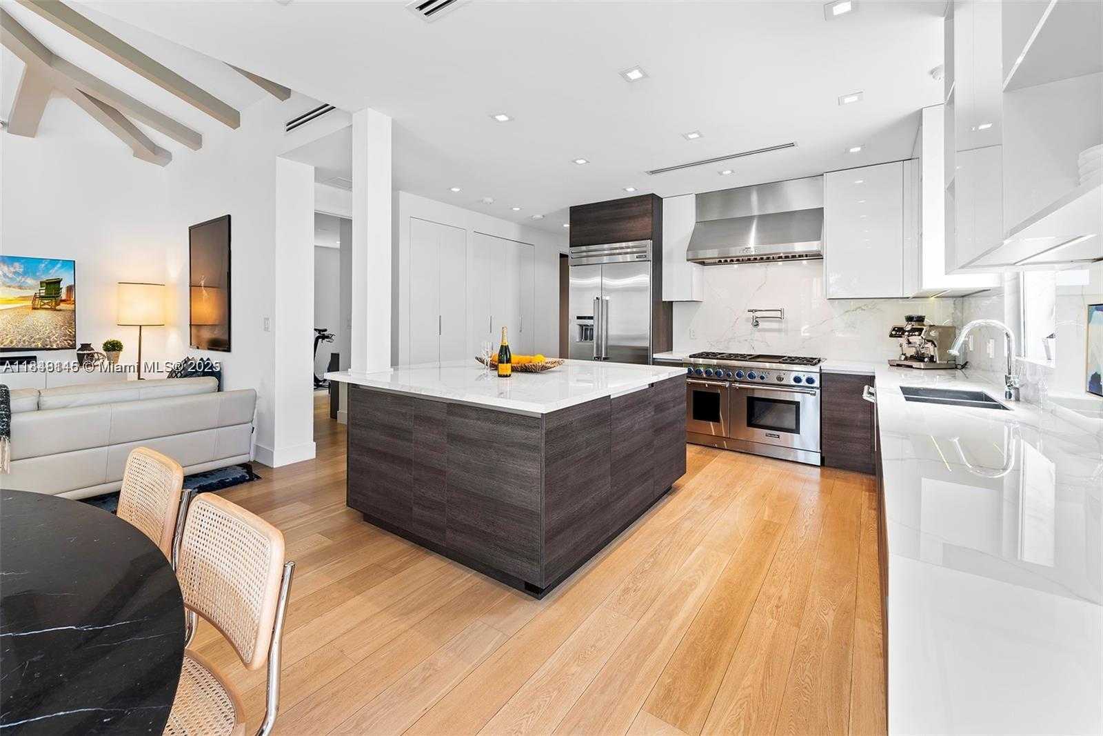 Small Image of 4301 POST AVE, Miami Beach Number 4