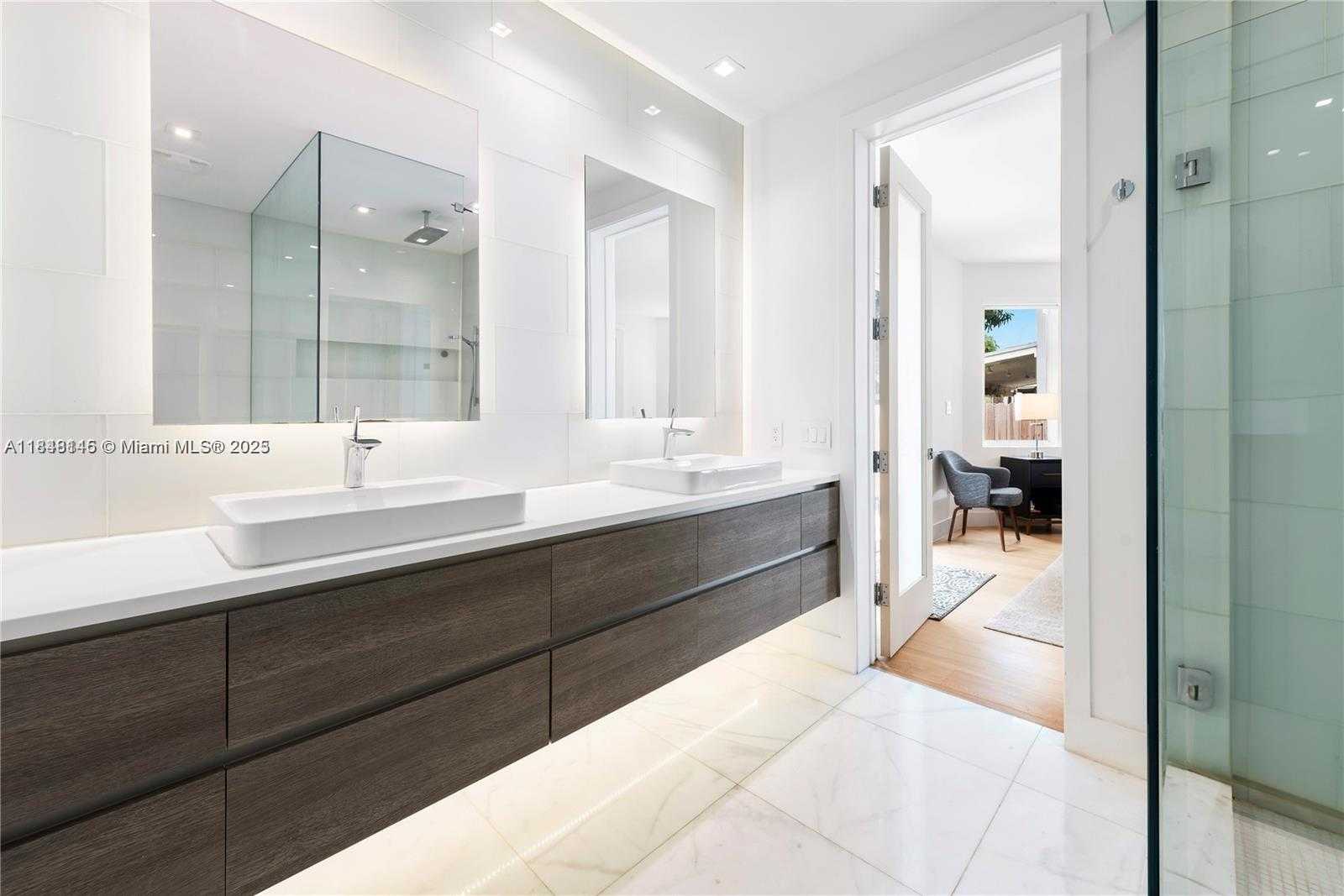 Small Image of 4301 POST AVE, Miami Beach Number 8
