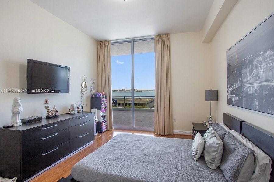 Small Image of 7901 HISPANOLA AVE #607, North Bay Village Number 3