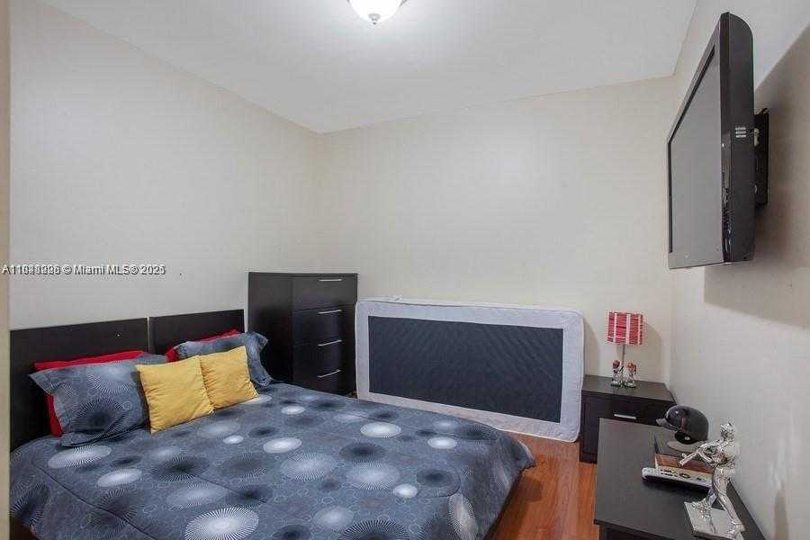 Small Image of 7901 HISPANOLA AVE #607, North Bay Village Number 6