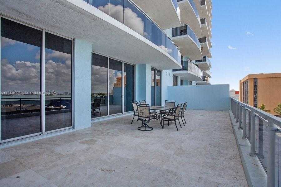 Small Image of 7901 HISPANOLA AVE #607, North Bay Village Number 9
