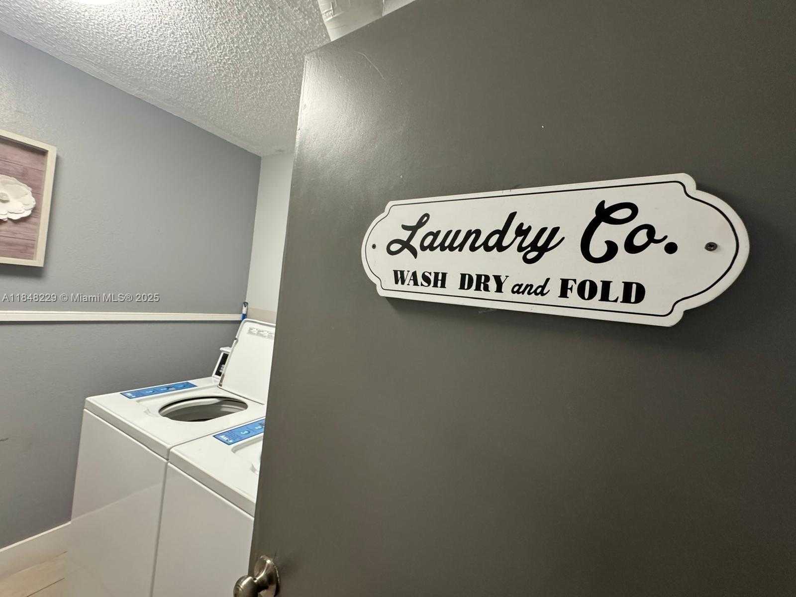 Small Image of 9350 FONTAINEBLEAU BLVD #606, Miami Number 11