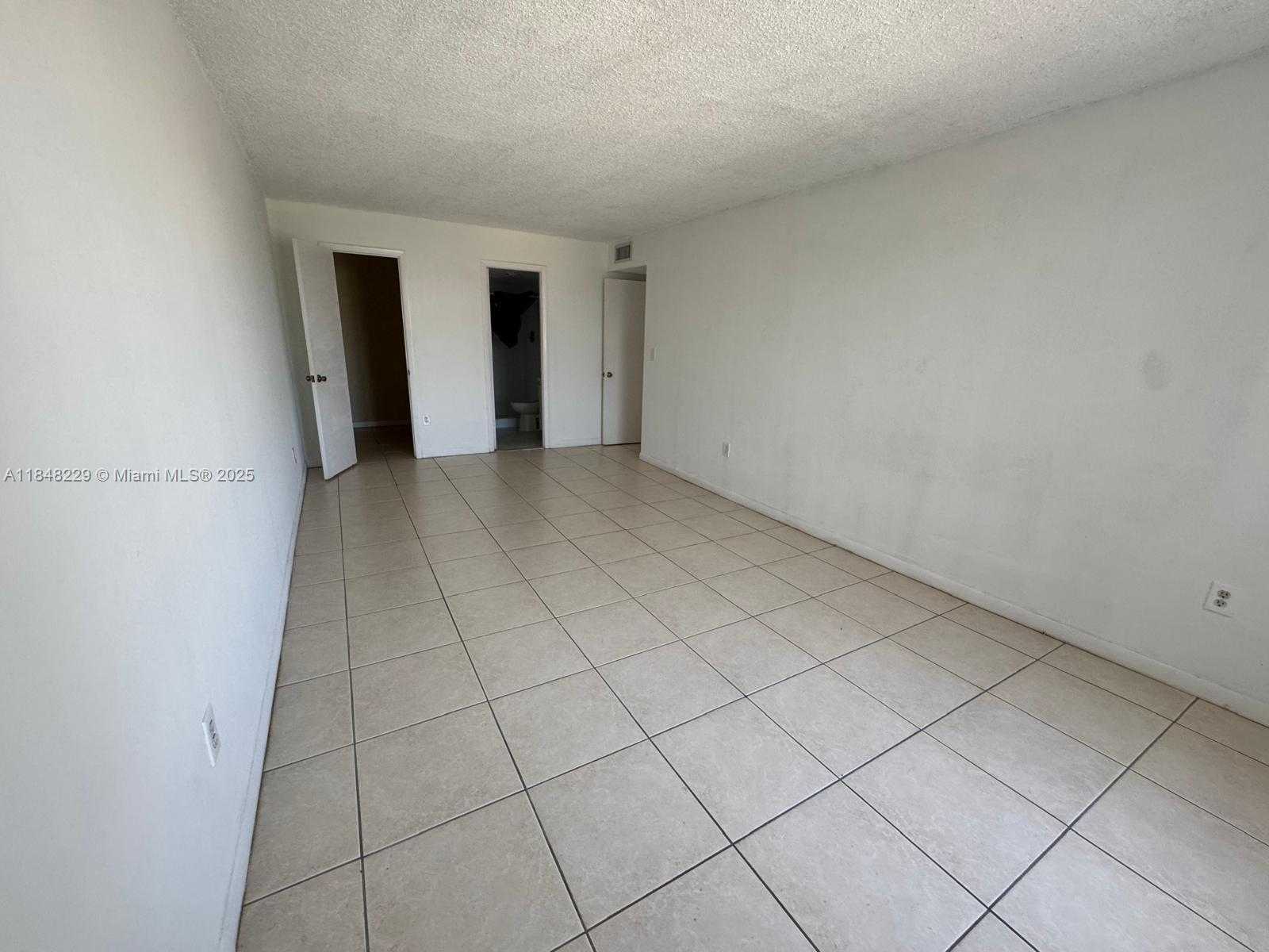 Small Image of 9350 FONTAINEBLEAU BLVD #606, Miami Number 13