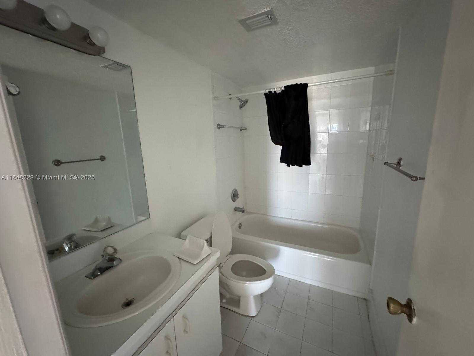 Small Image of 9350 FONTAINEBLEAU BLVD #606, Miami Number 7