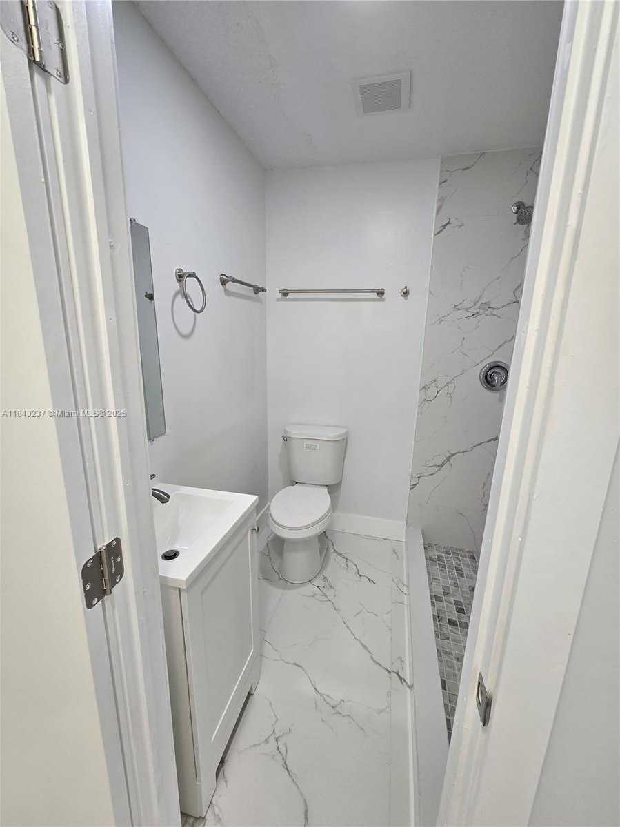 Small Image of 13470 SOUTH WEST 24TH ST, Miami Number 10