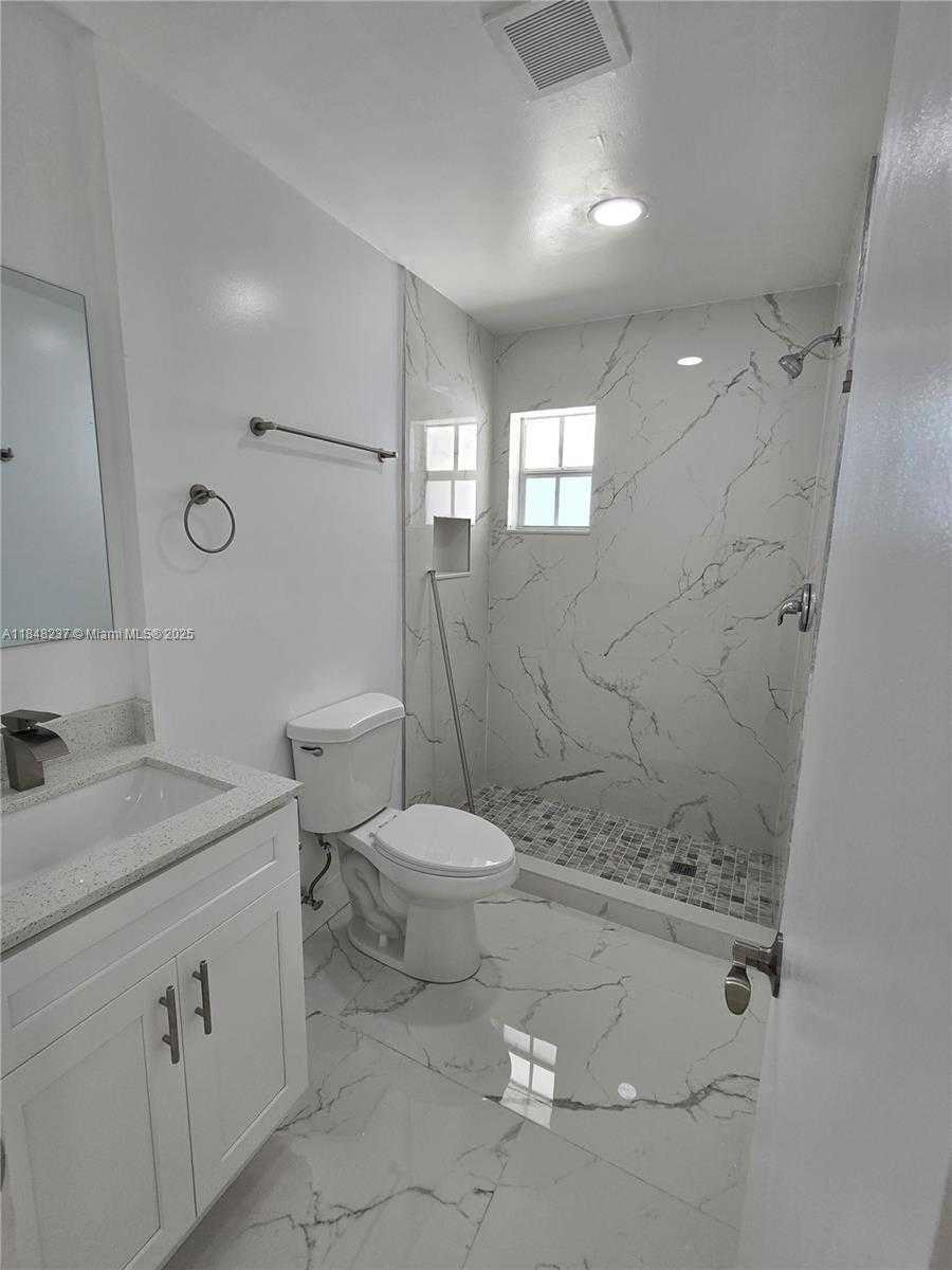 Small Image of 13470 SOUTH WEST 24TH ST, Miami Number 12