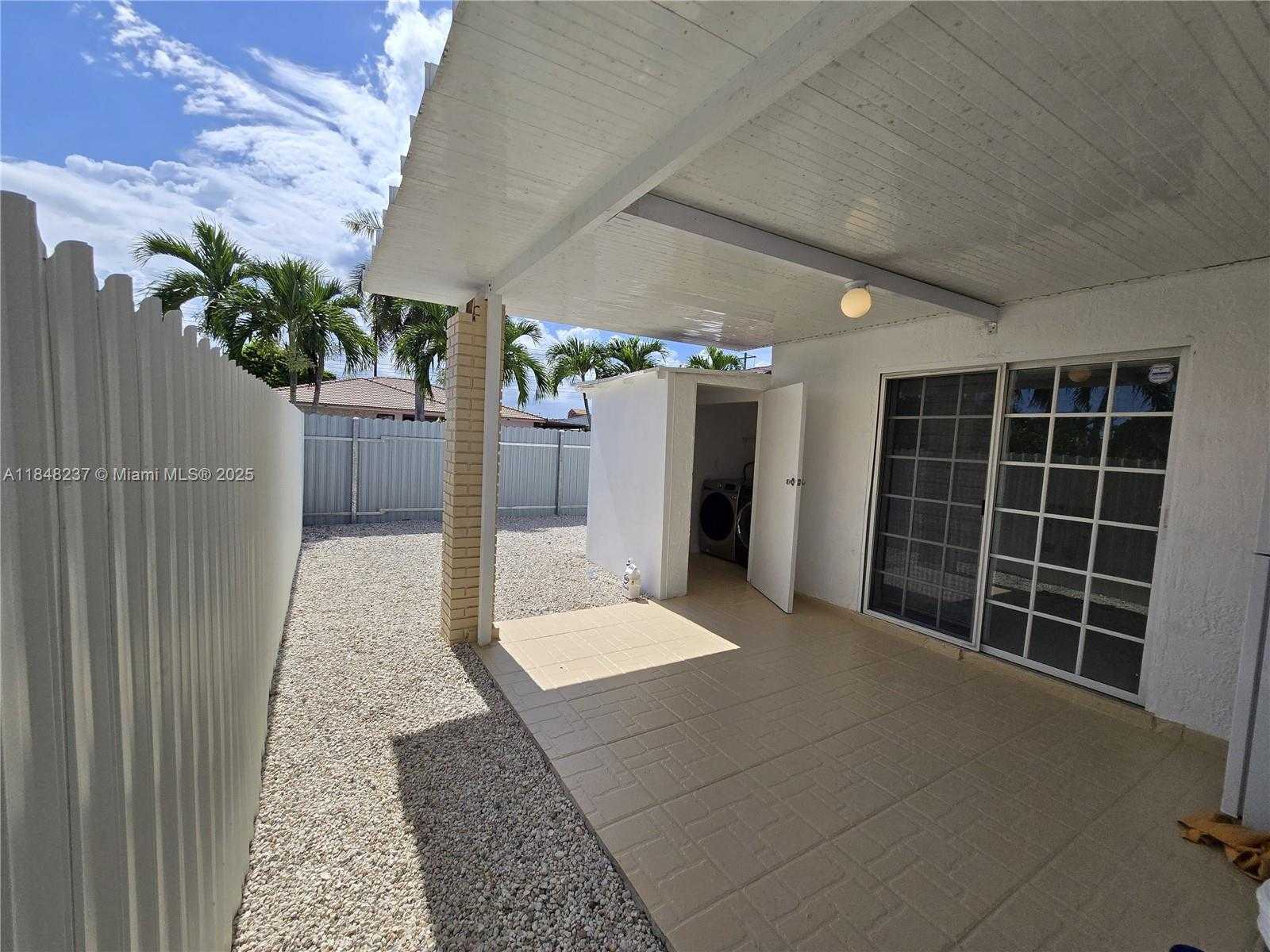 Small Image of 13470 SOUTH WEST 24TH ST, Miami Number 14
