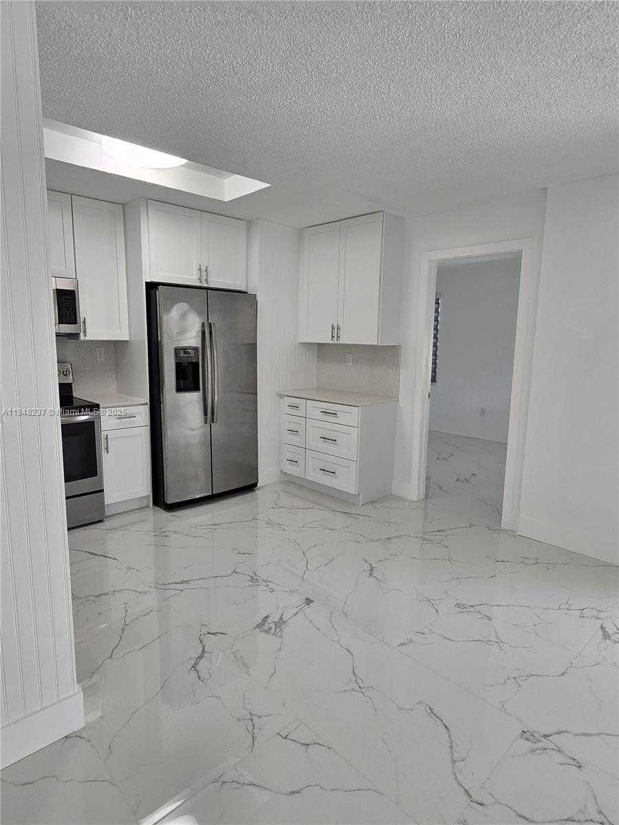Small Image of 13470 SOUTH WEST 24TH ST, Miami Number 2