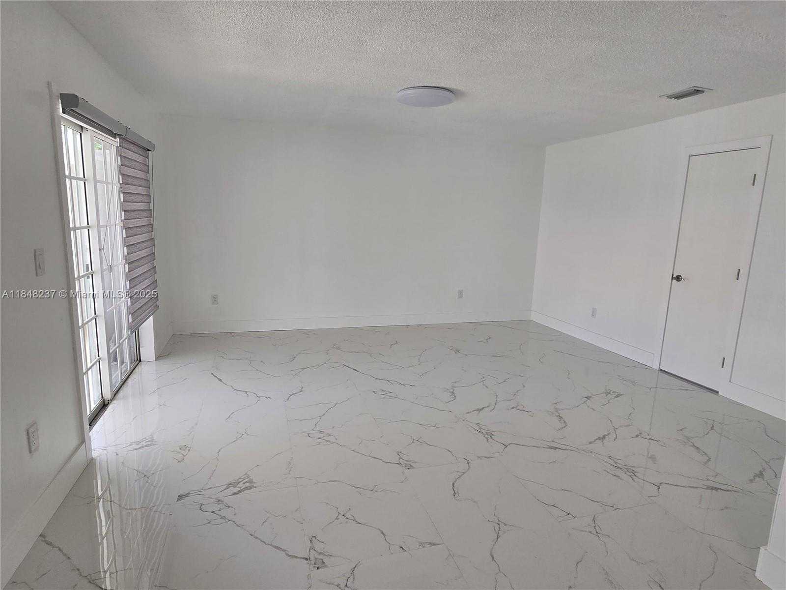 Small Image of 13470 SOUTH WEST 24TH ST, Miami Number 4