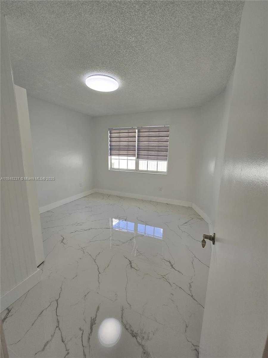 Small Image of 13470 SOUTH WEST 24TH ST, Miami Number 6