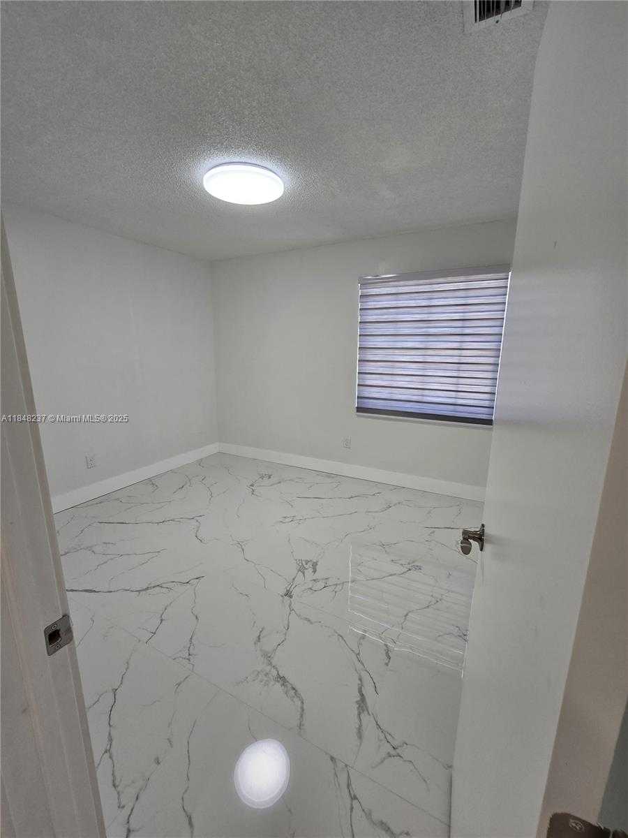 Small Image of 13470 SOUTH WEST 24TH ST, Miami Number 9