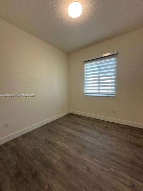 Small Image of Doral Number 10