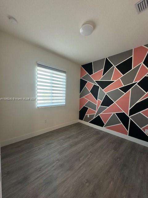 Small Image of Doral Number 11