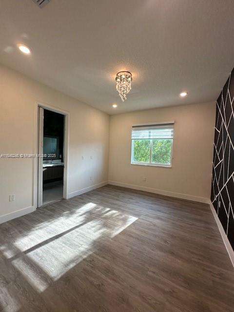 Small Image of Doral Number 12