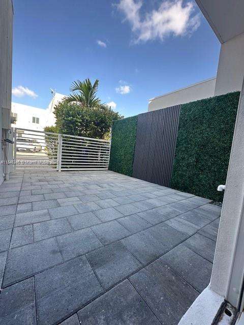 Small Image of Doral Number 15