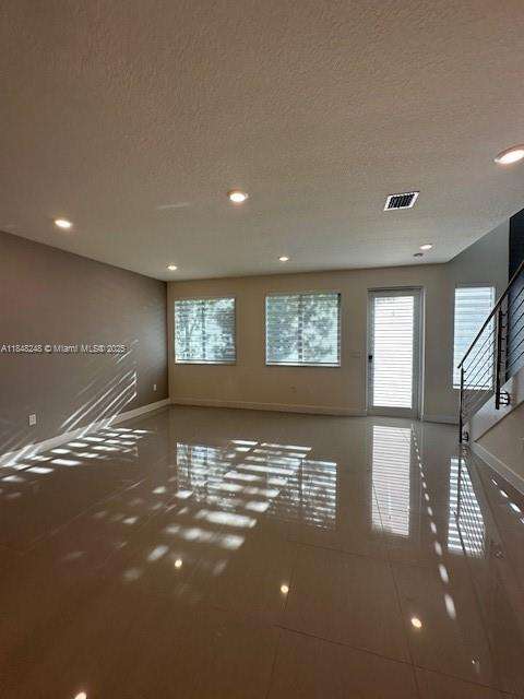 Small Image of Doral Number 5