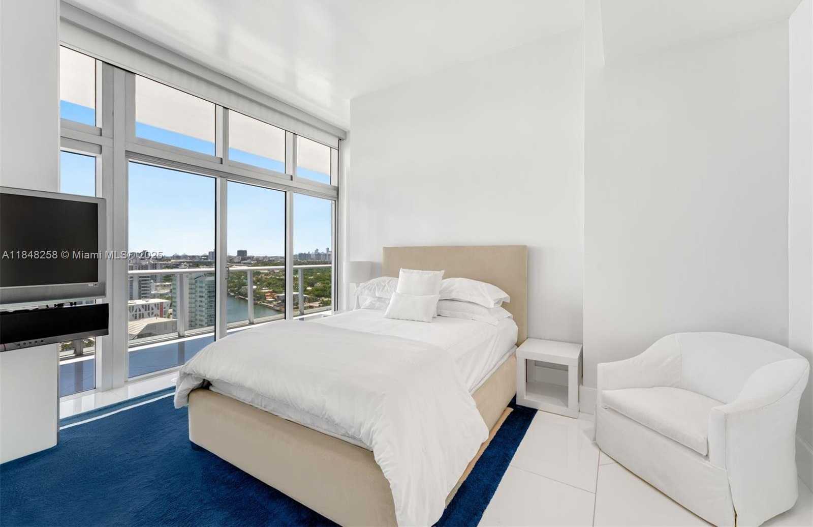 Small Image of 3737 COLLINS AVE #PH-1, Miami Beach Number 16