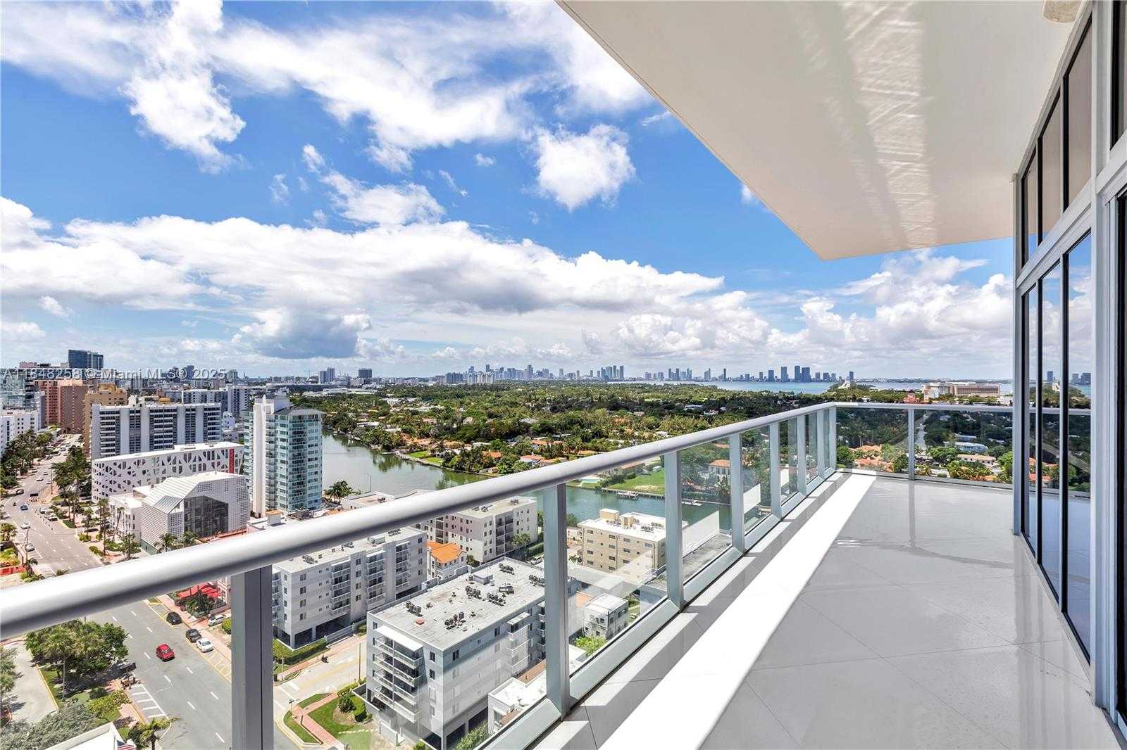 Small Image of 3737 COLLINS AVE #PH-1, Miami Beach Number 22